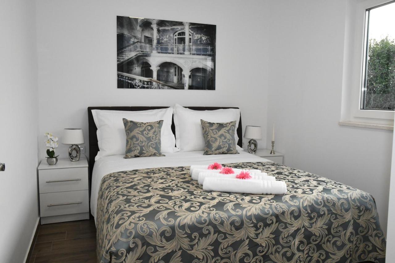 Holiday Luxury Resort Sundance Trogir Exterior foto